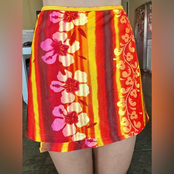 Vintage Tropical Beach Sarong Swimsuit Skirt Coverup Wrap Around Tie - Picture 1 of 8